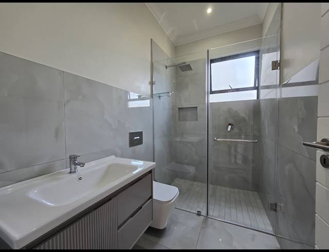 4 BEDROOM HOUSE FOR SALE IN NEW SALT ROCK CITY